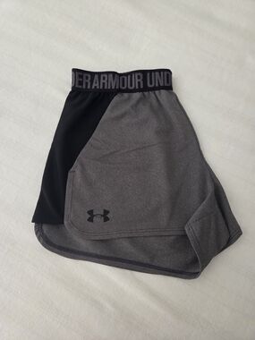 Under Armour Women's Two-Tone Gray and Black Athletic Shorts